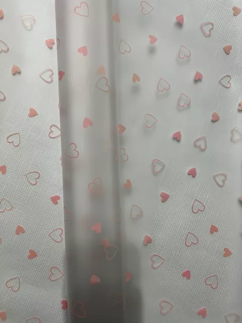 Rosa corazón sobre celofán esmerilado transparente regalo flores cesta envoltura 60 cm de ancho