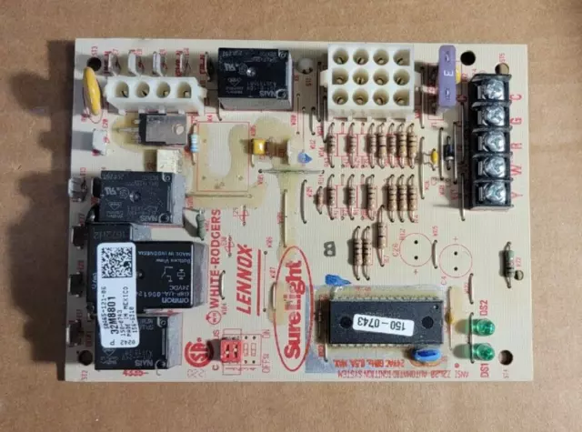 Lennox SureLight White-Rodgers 50A65-121-06 Furnace Control Board 32M8801