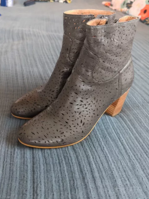 Silent d best sale uriah ankle boots