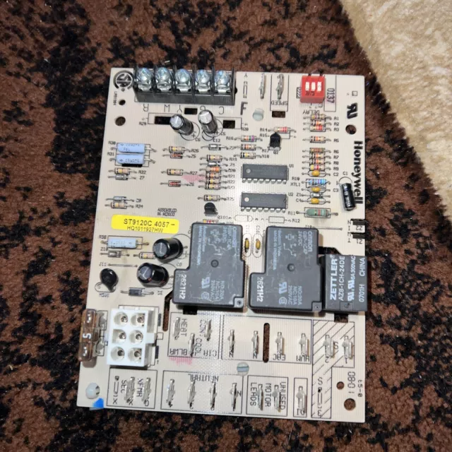 ST9120C 4057 / HQ1011927HW Furnace Control Board