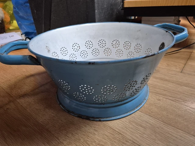 Vieille Passoire En Métal émaillé Vintage, Déco Cuisine Rétro