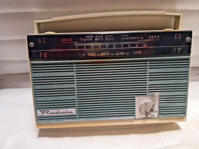 Poste Radiola - RA 264 T radio Année 1964