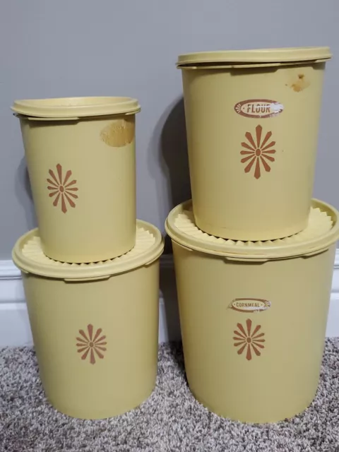 VINTAGE TUPPERWARE Yellow 8pc Set Nesting Canisters 4 Cannisters With All 4Lids