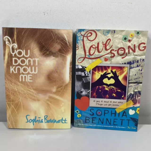2 Lot Sophia Bennett- Love Song & You Dont Know Me Medium Paperbacks