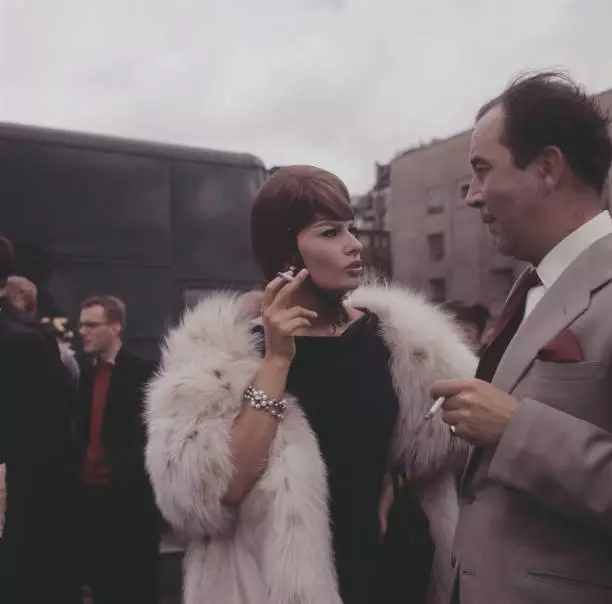 Italian actress Sophia Loren & English actor Dennis Price during fil- Old Photo