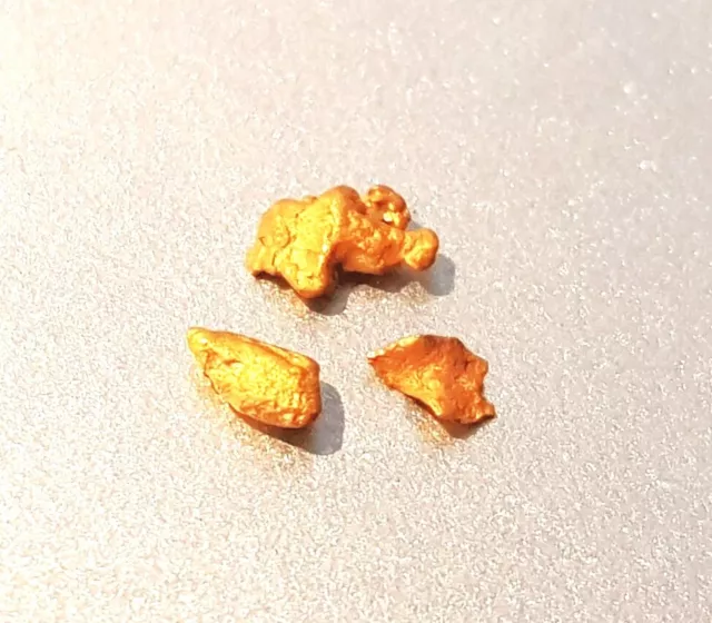 Australian Natural Gold Nuggets 3 pieces - 0.181 grams total.