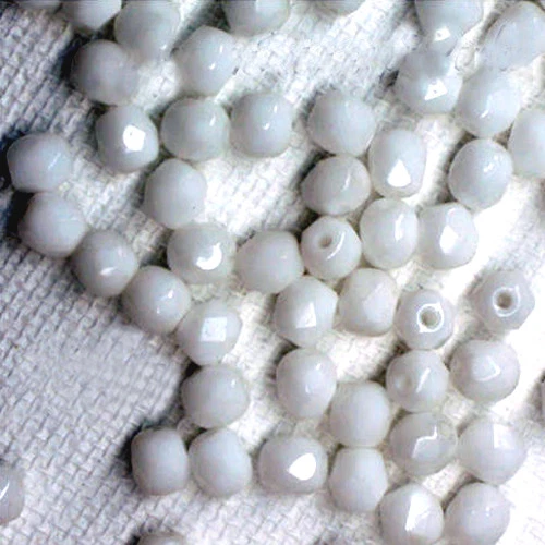 60 FACETTES Cristal de Bohême 4 MM  CHALKWHITE