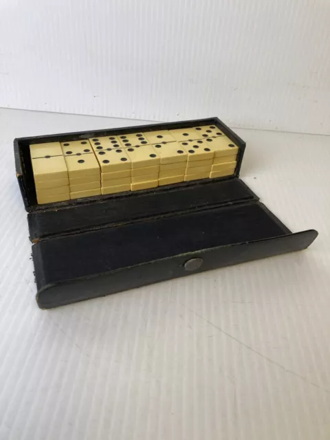 Vintage Domino Bakelite Set D2-20