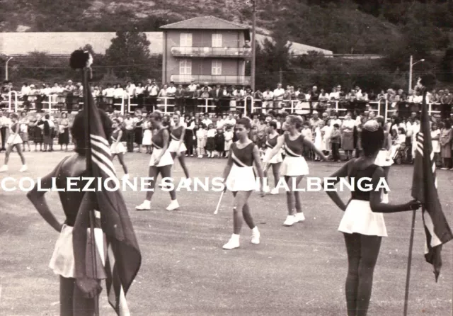 FOTO VINTAGE -  MANIFESTAZIONE A VILLANOVA D'ALBENGA - TWIRLING 1970ca  - C7-326