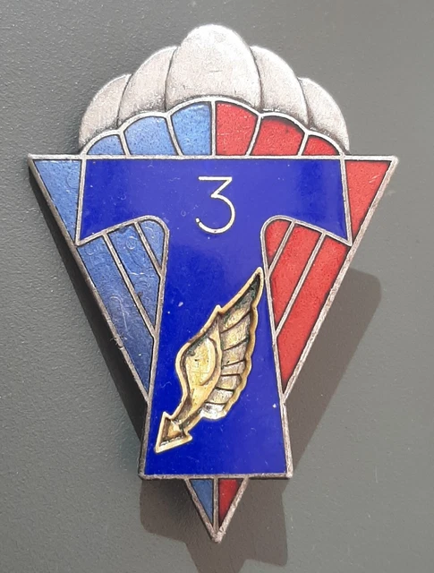 Insigne émaillé Compagnie Maritime L.G. – Paquebot – Fabrication Française
