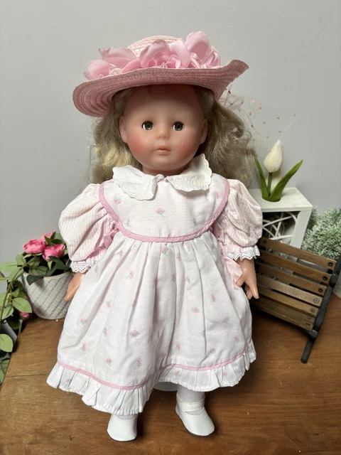 Poupée COROLLE Réfabert Ludmilla RUSSE 1990 numérotée 52 cm