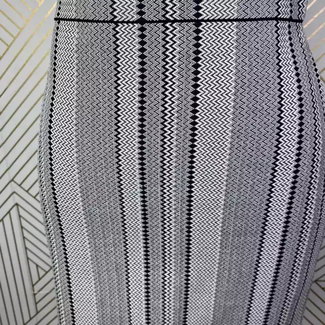 Theory Nellida Zig-Zag Stripe Mini Knit Skirt in Black & Cream Size US Small 3