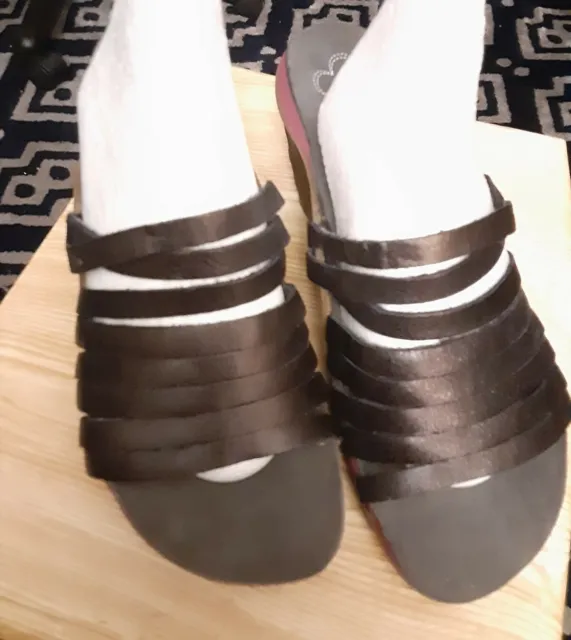 Cushe Sandals Size 7 Grey/Black Women’s Slip On Weaved Strappy Gray Wedge Heel