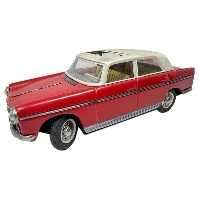Jouet ancien 1/18 Peugeot 504 Joustra rouge filoguidée pour pièces ou restauration,no slj meccano - Collection