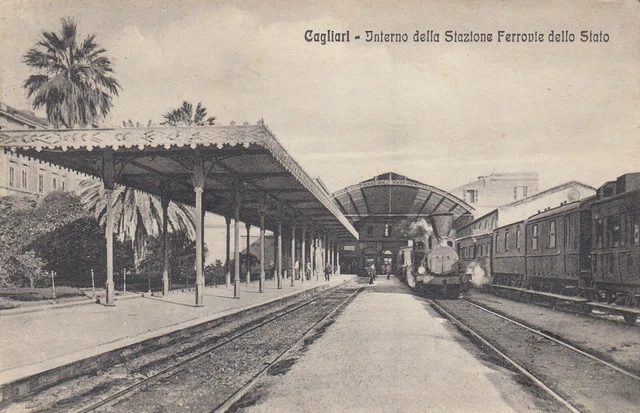 Cagliari - Interno della Stazione Ferrovie dello Stato - Bella con treni