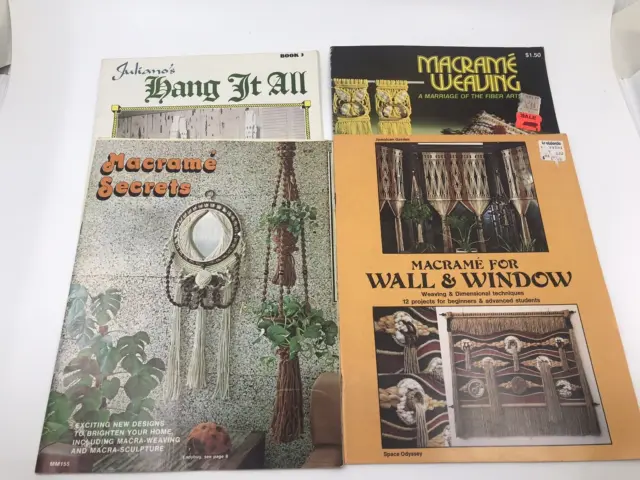 Lote de 4 folletos vintage de macramé, patrones, colgadores de plantas, colgantes de pared y más