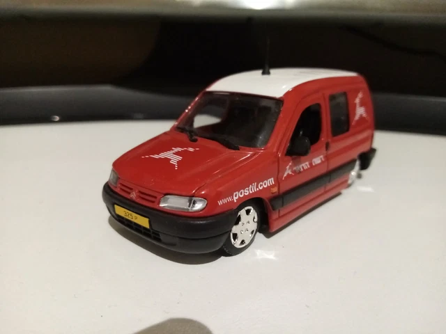 Dinky Toys Austin Atlantic N°106 - Miniature 1:43 - Collection - Occasion