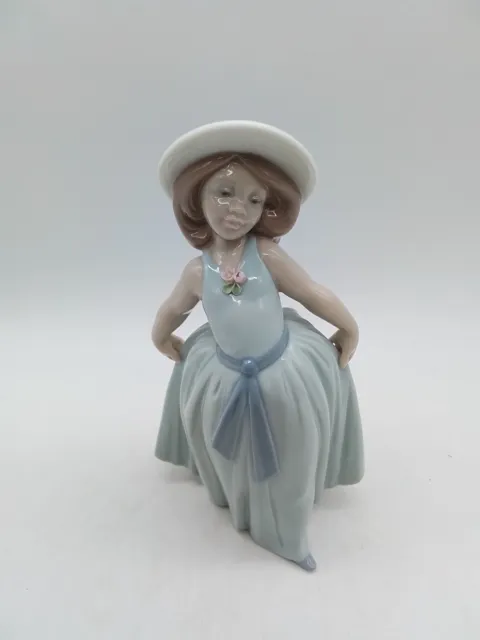Lladro Figurine ROSE 6275 (Girl In Dress)