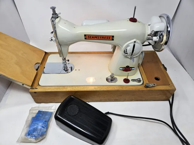 Máquina de coser eléctrica de lujo Seamstress vintage J C20 con agujas Scnmetz