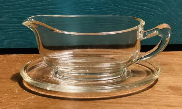 Gravy/sauce boat with stand/underplate, clear Pyrex glass, oval,  vintage