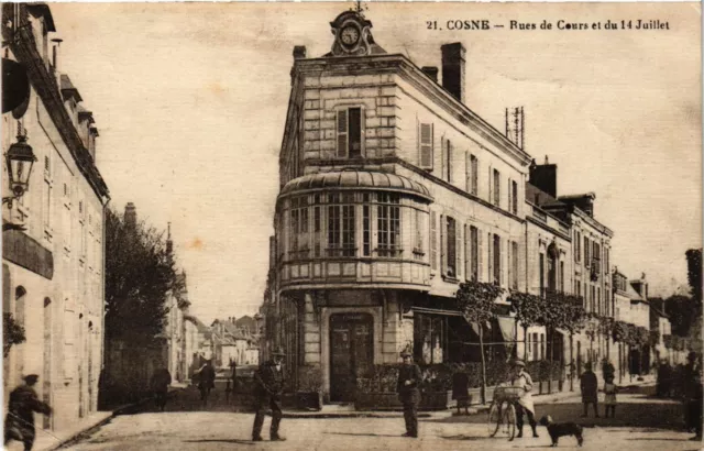 CPA COSNE - Rues de Cours et du 14 Juillet (293245)