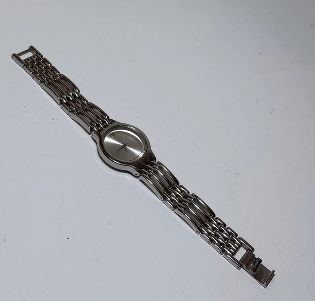 Orologio da donna Movado, modello 84-04-0880 V834 quadrante argento raro ticchettio batteria nuova