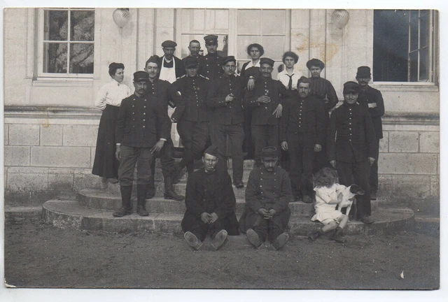 Thème VIE MILITAIRE & Guerre - CARTE PHOTO Non située - Soldats (12éme dragons)