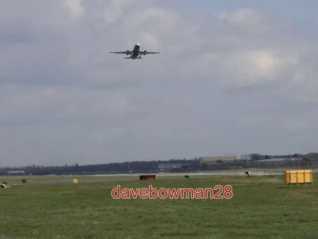 Photo  Gatwick Airport's Runway This Is A Plane Taking Off On Gatwick Airport's