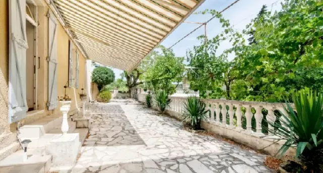 Maison sur domaine de de 390 m2 - GARD - La Roque sur Cèze (Village classé) 2