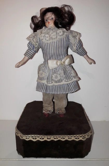 ANCIENNE POUPÉE AUTOMATE Musicale Socle Porcelaine Bois Tissu Dentelle