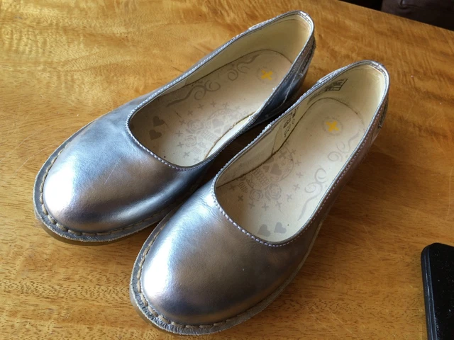 DR MARTENS 'CHRISTINA' Flat Shoes Silver UK PicClick UK - Main Image