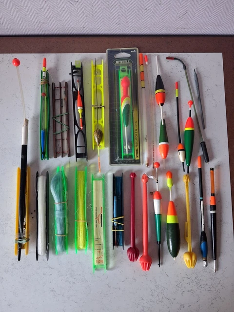 Lot De Matériel De Pêche D'Occasion : Bouchons, Flotteurs Et Lignes