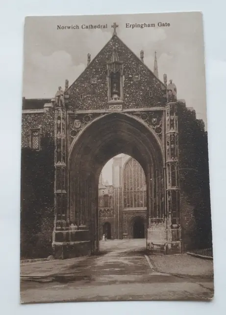 Vintage Unposted B&W Postcard - Norwich Cathedral Erpingham Gate  (b)