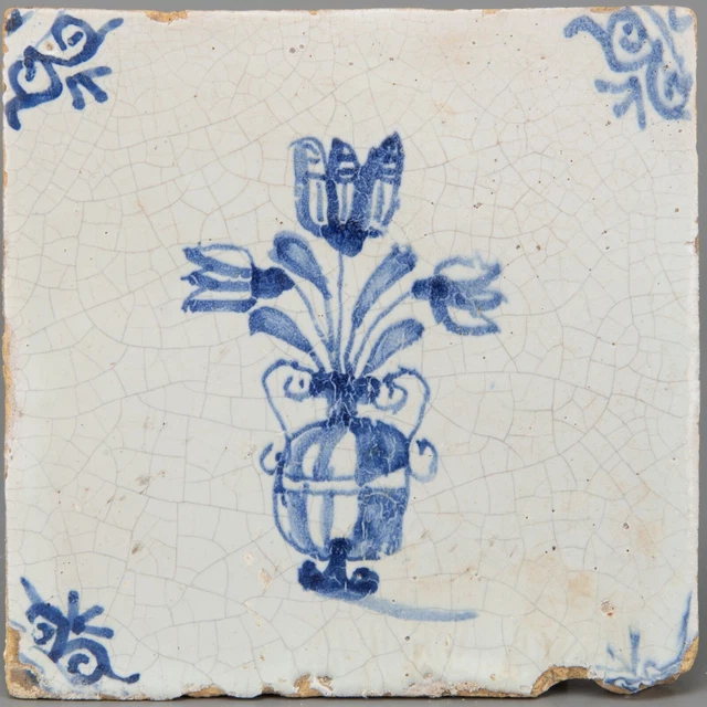 Nice Dutch Delft Blue tile, flowerpot, 17th. century.