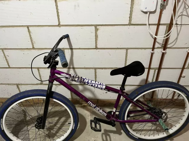 Medusa red wheelie 2025 bike