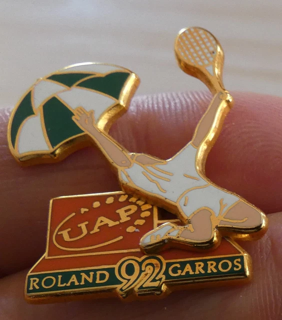 Pin's Technifibre Roland Garros 92 Arthus Bertrand - Tennis 1992