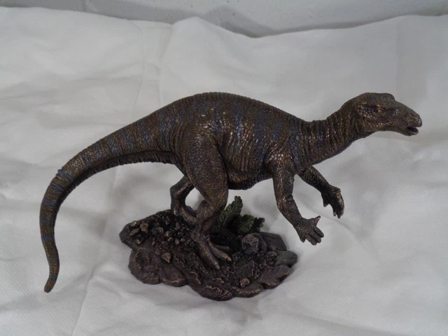 Iguanodon Dinosaur Cold Cast Resin Statue #6913 New