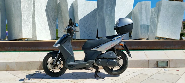 Privato vende scooter Kymco Agility 200