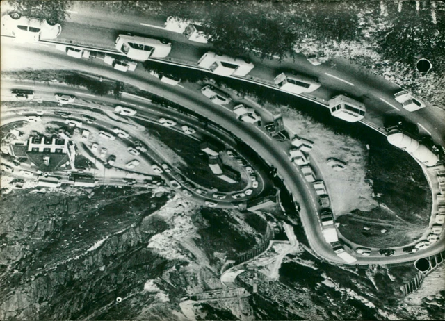 THOUSANDS DE PEOPLE la Visite Le Saint Gothard Pas Vintage Photo