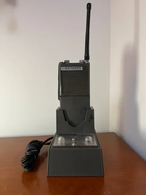 Motorola HT 200 Handie-Talkie FM Radio w/ Charger (BOTH TESTED & WORKING)