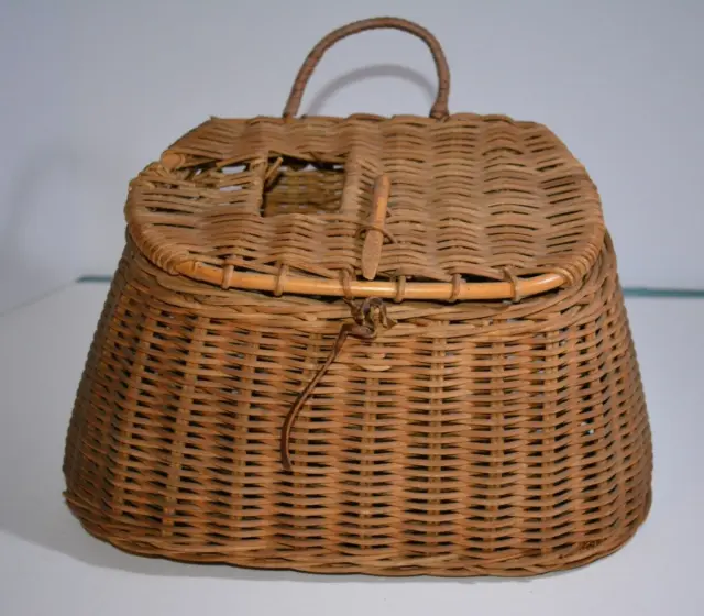 VINTAGE WICKER FISHING Creel Basket Fly Fish Country Decor $21.95 - PicClick