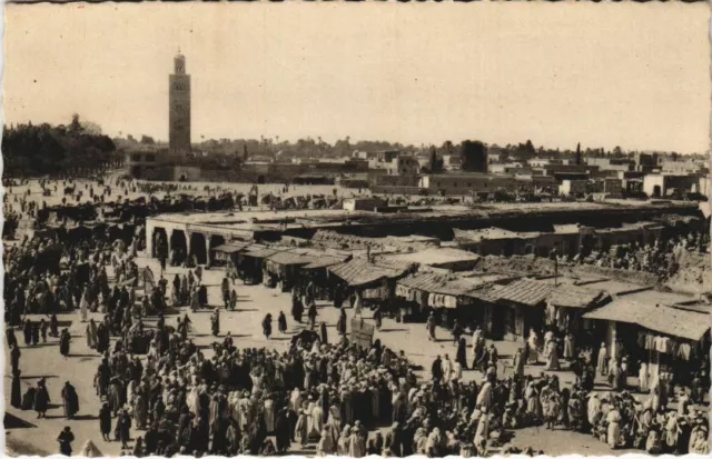 CPA AK MAROC MARRAKECH La place Djelma et Fna (10573)