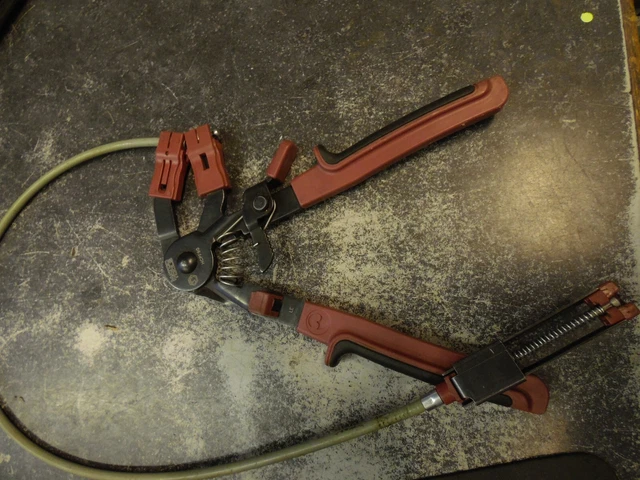 Matco Tools Remote Hose Clamp Plier HCPF90