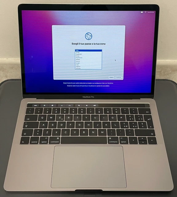 Apple MacBook Pro 13" 2016 Touch Bar, 256GB SSD, Intel Core i5 2.9 GHz, 8GB