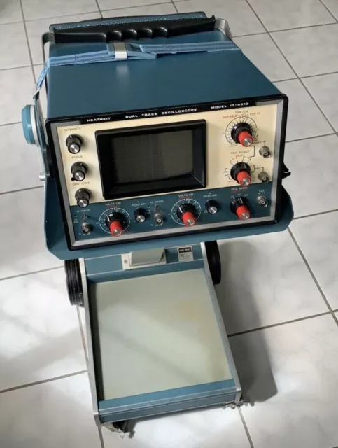 Heathkit Oscilloskop Oszilloskop Model IO-4510 mit Tektronix Laborwagen Oszi