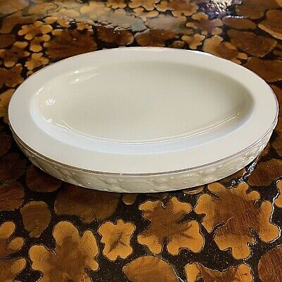 ROYAL DOULTON~Soap Dish, VTG England Pre owned Ivory rosettes bone china oval