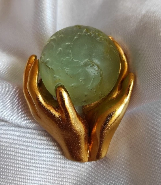 Broche Vintage Signée "Toute La Terre" - Bijou Ancien Occasion