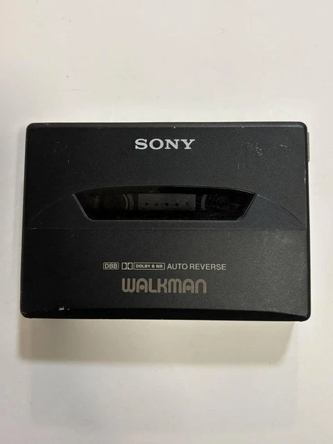 JUNK SONY WM-170 Cassette Player WALKMAN For Parts or Repair