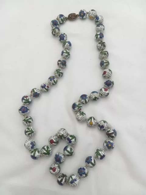 VINTAGE CHINESE CLOISONNE Enamel White Floral Bead Necklace Silver