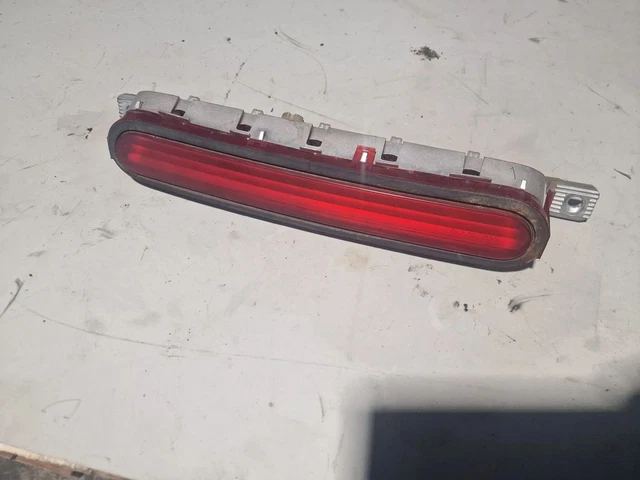3ème Feu Stop LED Pour Toyota Hilux Vigo 2005-2014 - Haute Luminosité, étanche IP68 - Montage Haute - Référence 81570-0K080